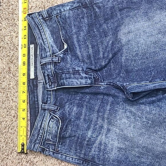 DKNY Medium Wash Jeans Classic Style - Picture 3 of 8